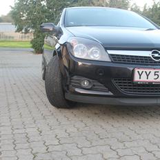 Opel Astra GTC 1.6 Turbo
