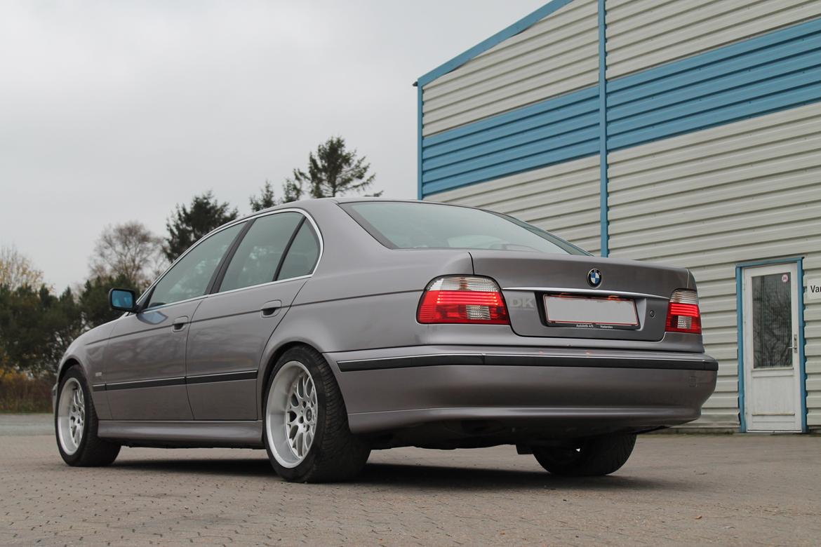 BMW E39 523i billede 1