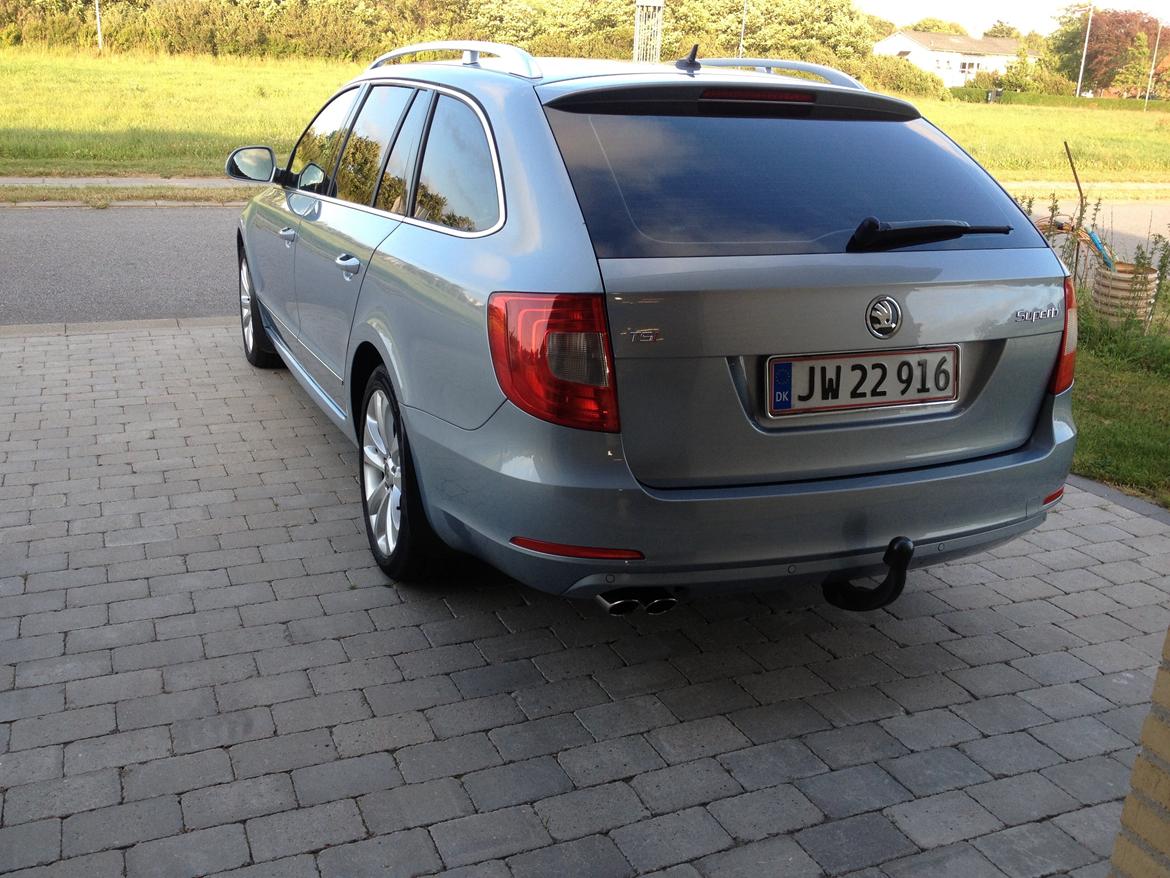 Skoda Superb combi elegance billede 3