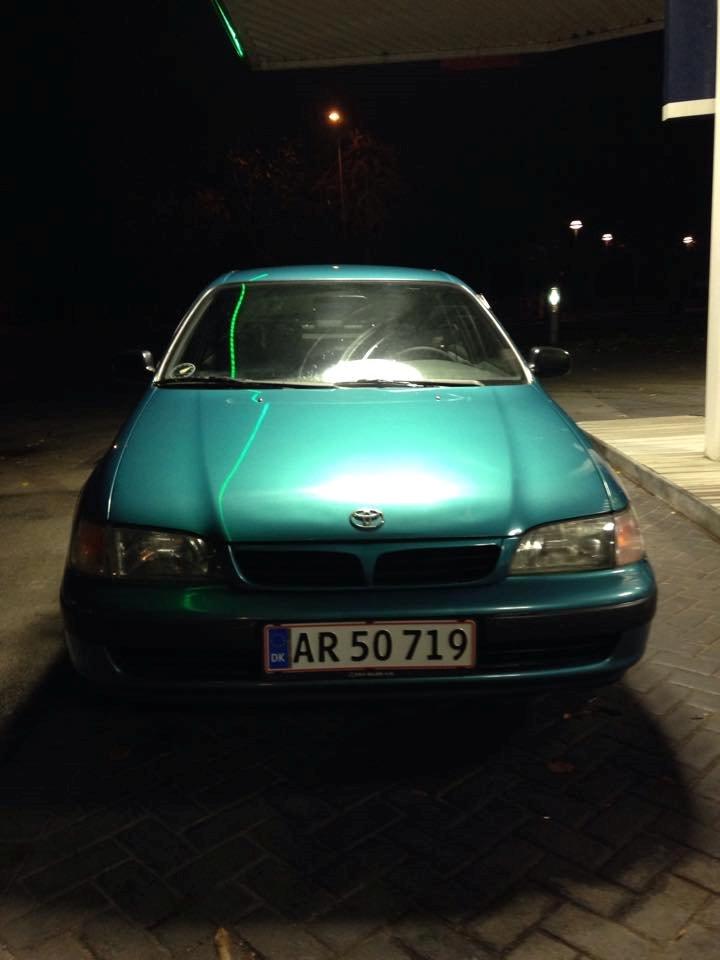 Toyota Carina TOTALSKADET billede 6