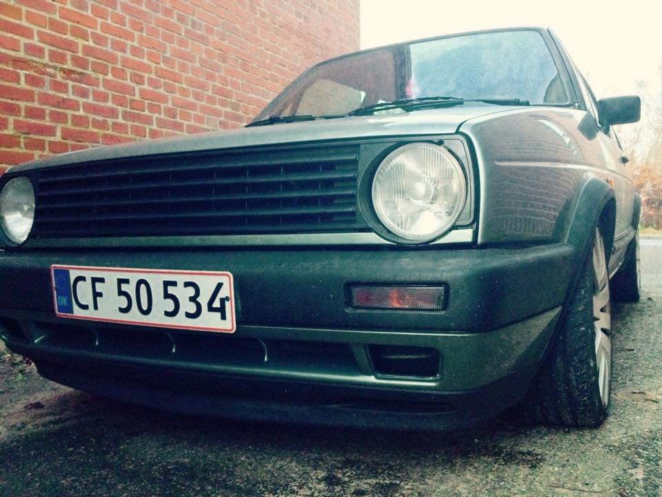 VW Golf 2 1,6 CL fun - Min gamle G60 kofanger blev nakket og kører rundt med en ularkeret kofanger nu :( billede 1