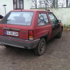 Opel corsa a ( vinterracer )