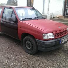 Opel corsa a ( vinterracer )