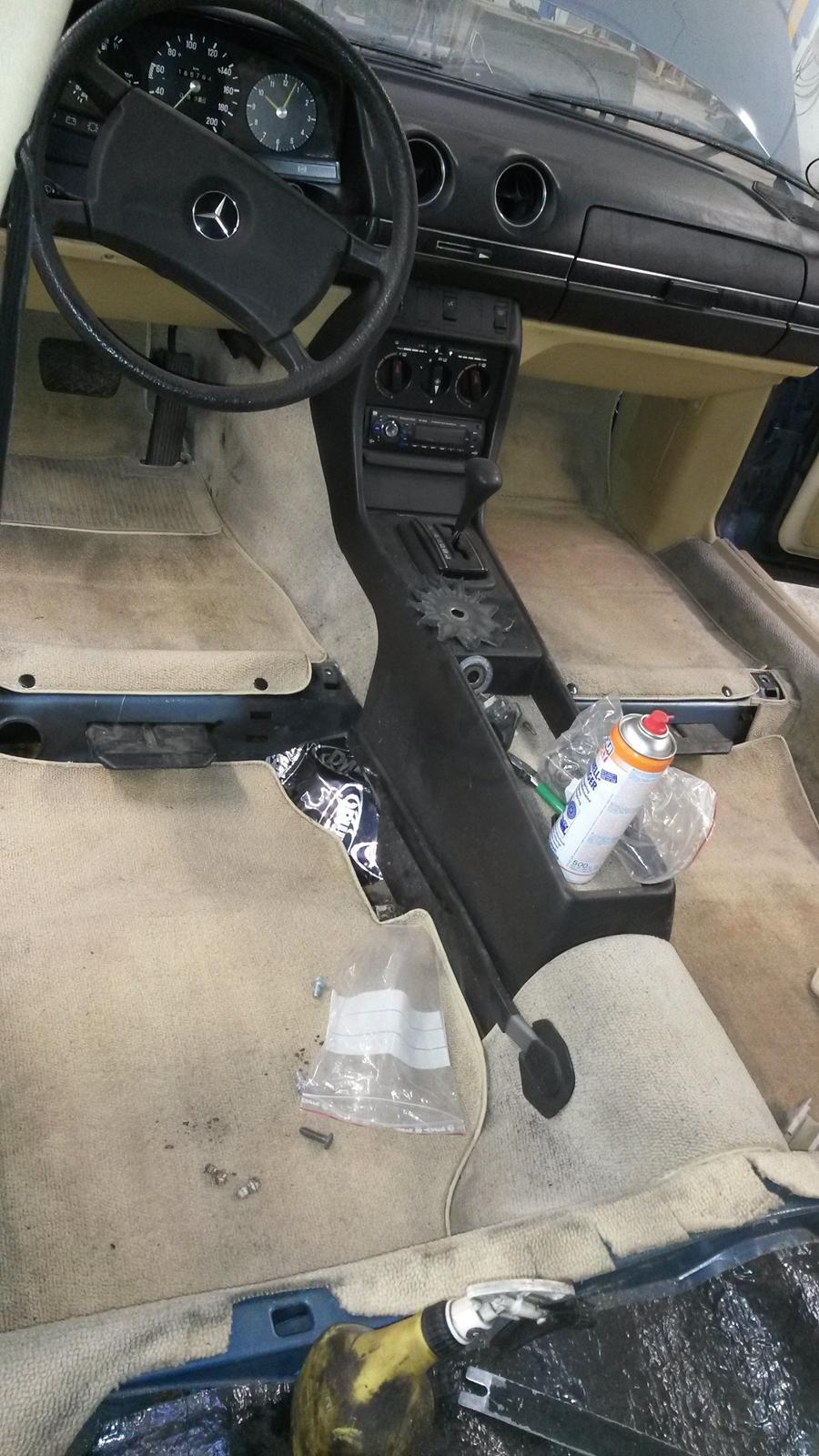 Mercedes Benz 250 - så mangler der kun montering af sæder efter endt rustarbejde  billede 15