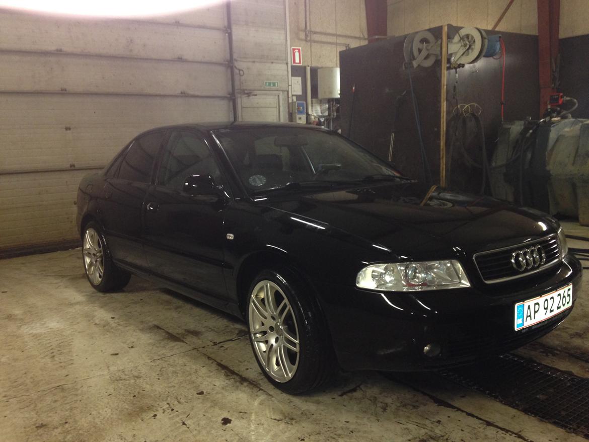 Audi audi a4 b5 1,8 limo billede 3