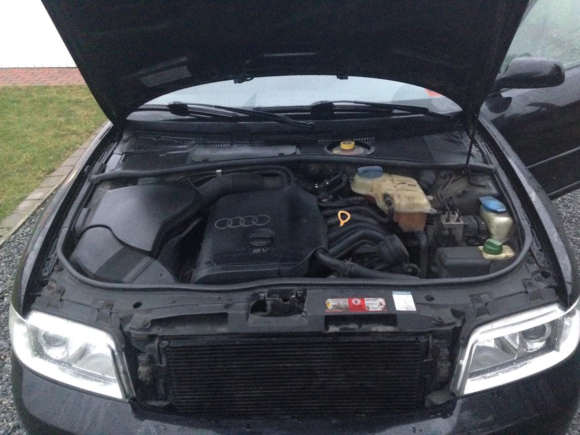 Audi audi a4 b5 1,8 limo billede 9