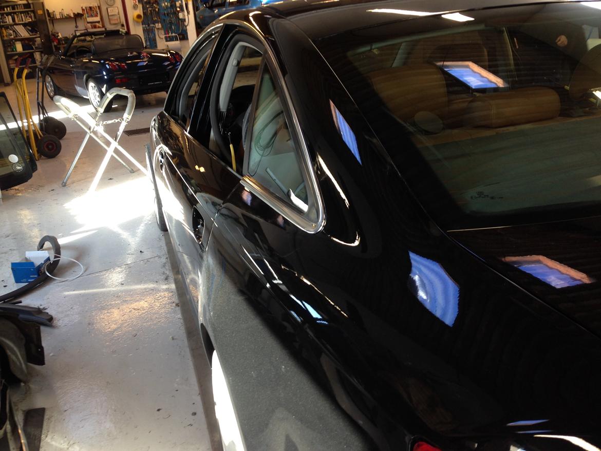 Audi A6 2,4 V6 solgt - færdig hos maler og under samling billede 16