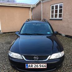 Opel vectra b 2,5 v6