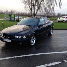 BMW 523i