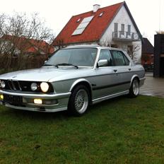 BMW E28 ///M535i
