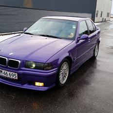 BMW E36 320i