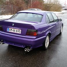 BMW E36 320i