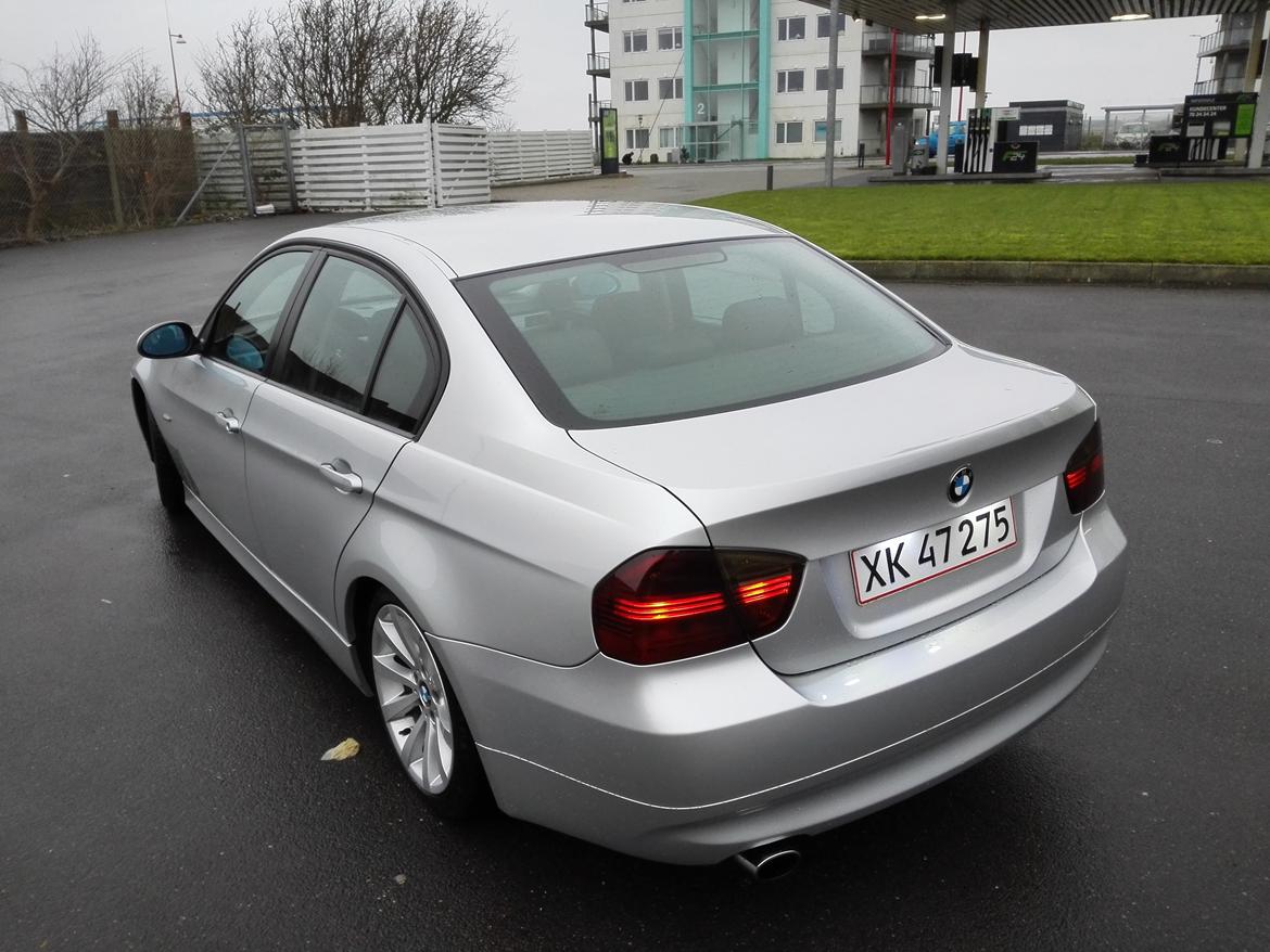 BMW E90 320i / Solgt ! billede 6