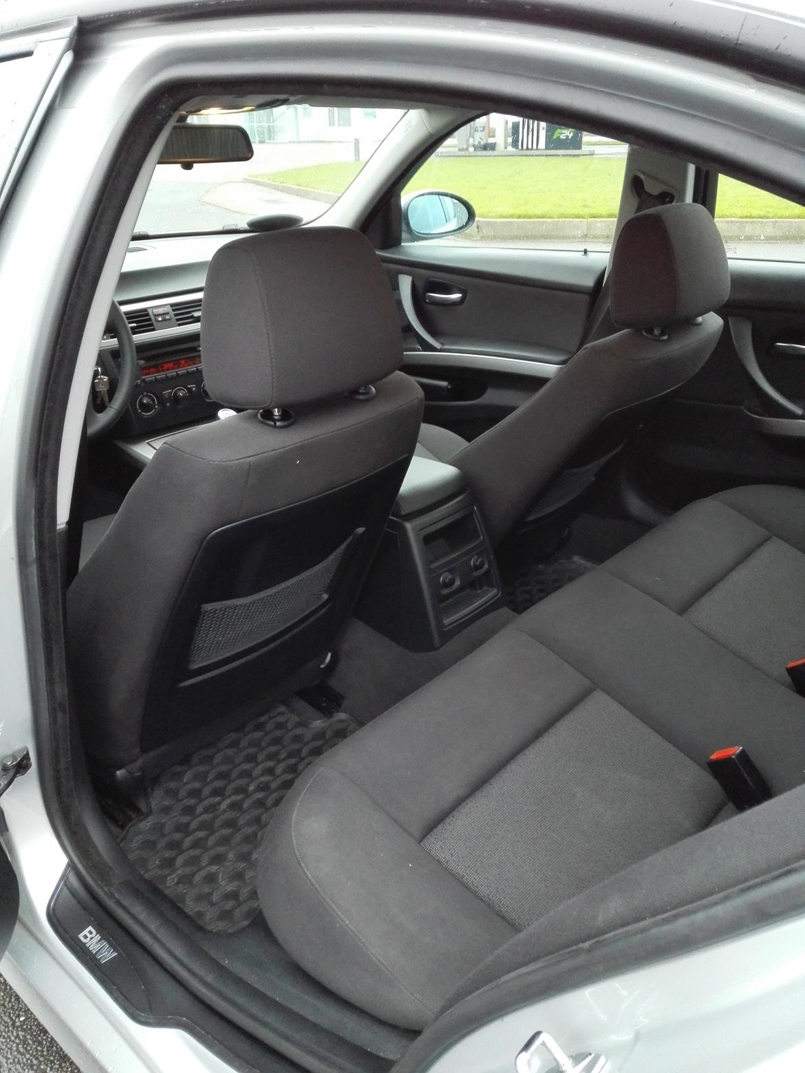 BMW E90 320i / Solgt ! billede 11