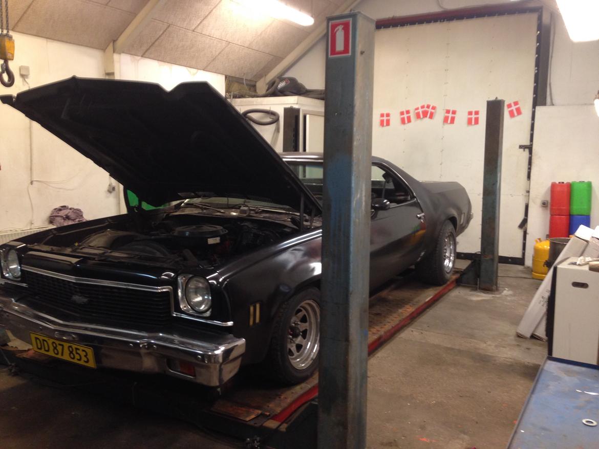 Chevrolet El Camino - Hjemme på liften lige inden vinteren. billede 7