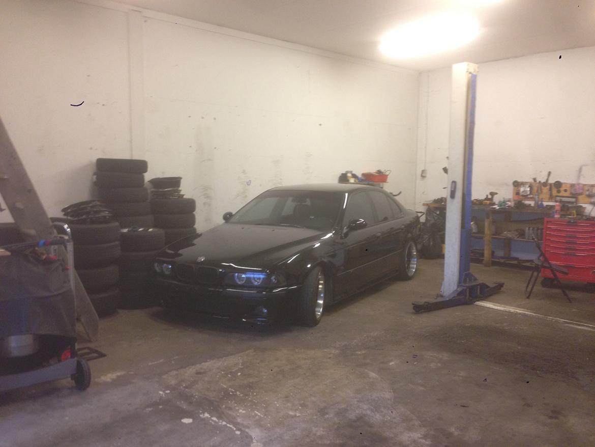 BMW E39 Black On Black billede 5