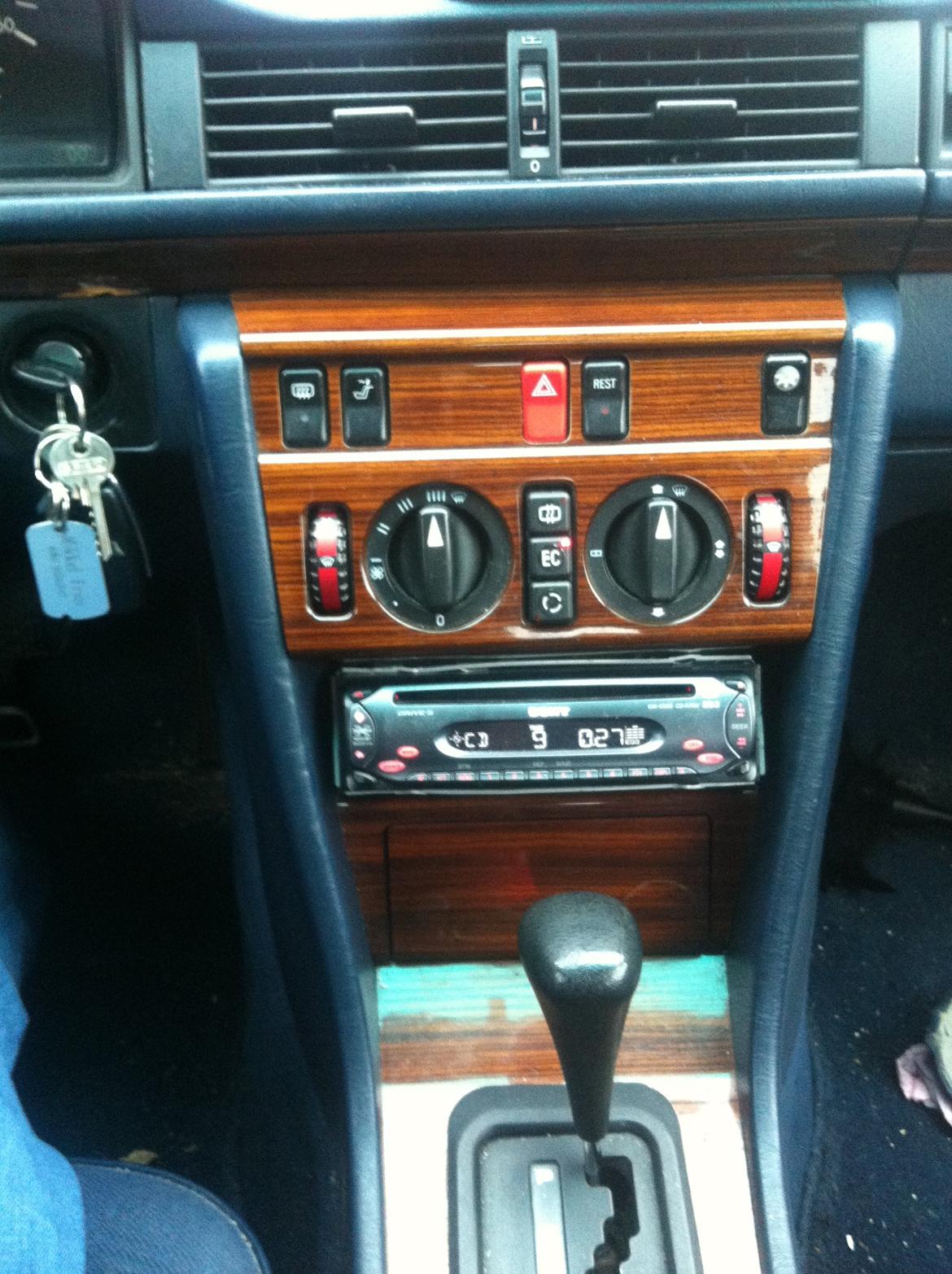 Mercedes Benz E300 billede 2