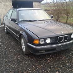 BMW 735i e32 3,5 (eksport)
