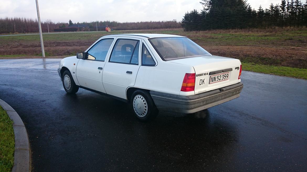 Opel Kadett E Sedan billede 6