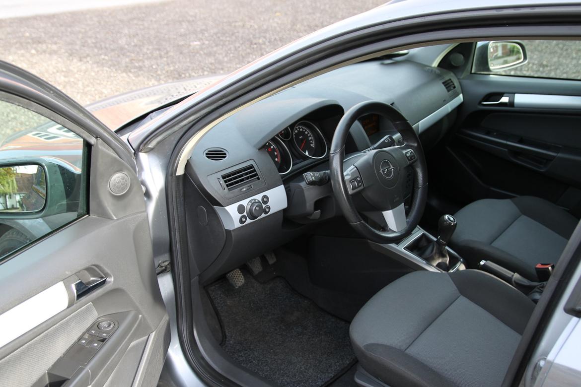 Opel Astra H Wagon OPC Line billede 15