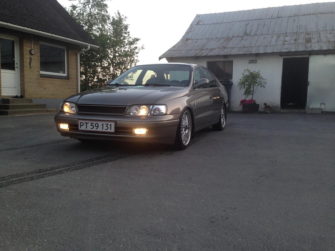 Toyota Carina E billede 2