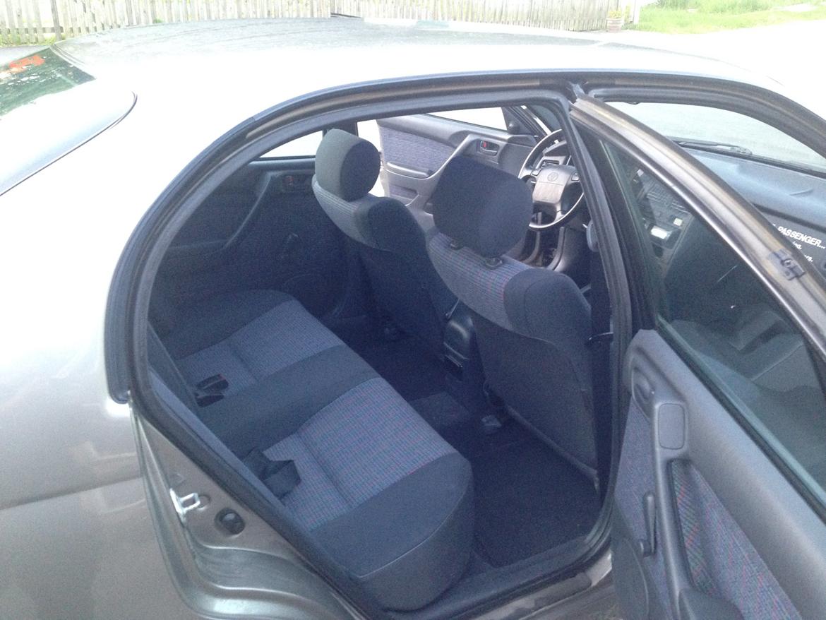 Toyota Carina E billede 9