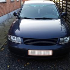 VW Passat limousine 1,9 TDI (Solgt)