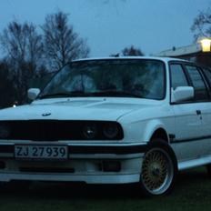 BMW E30 325iX 4x4 Touring