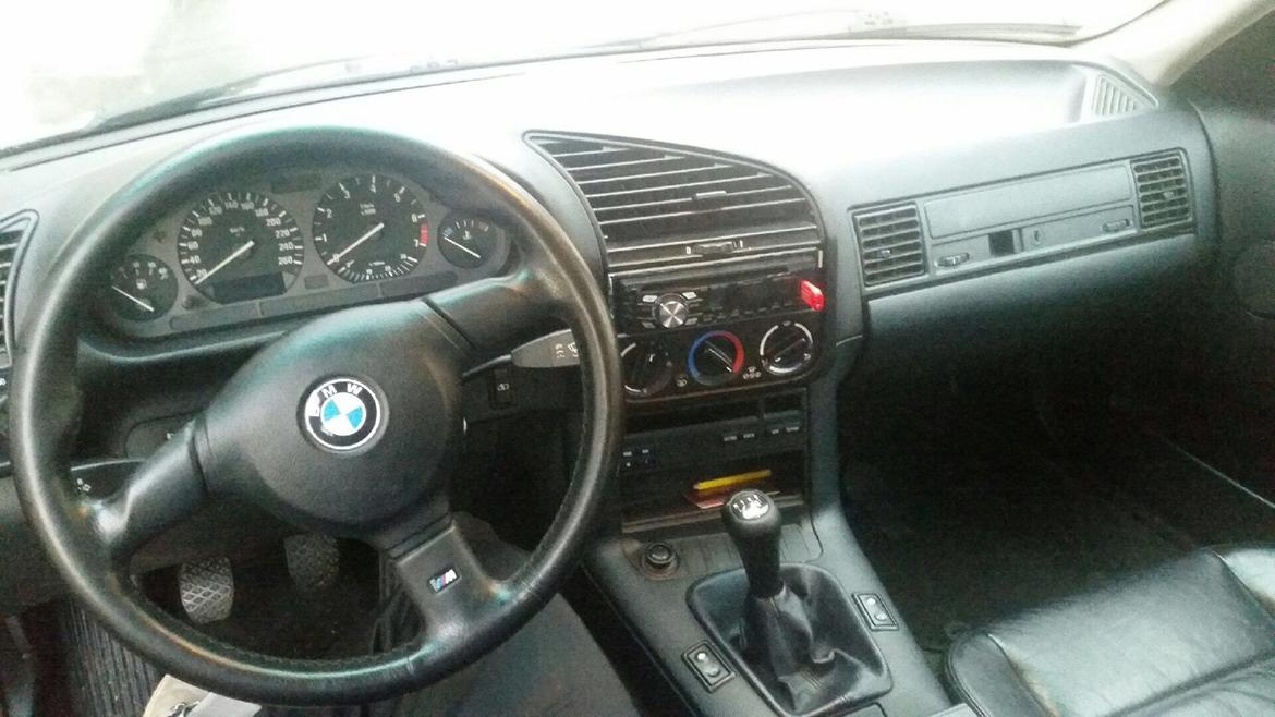 BMW 325i SOLGT! billede 5