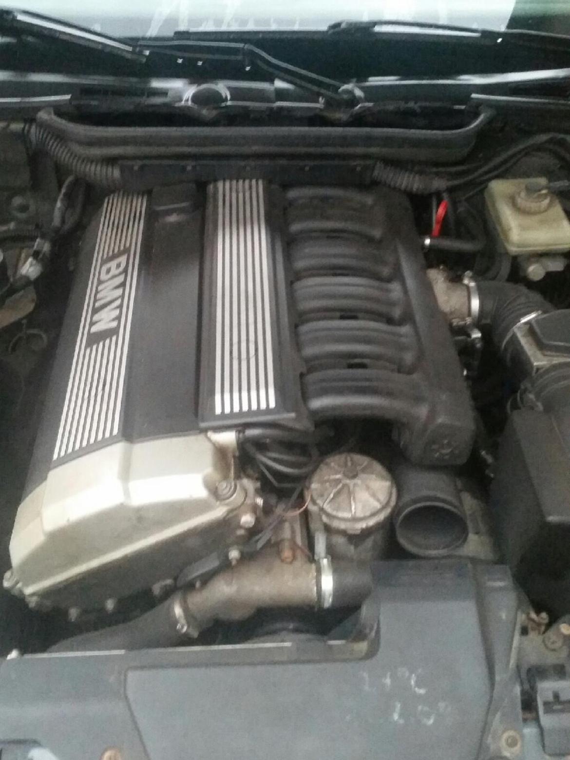 BMW 325i SOLGT! billede 9