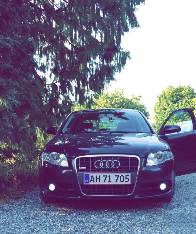 Audi A4 - 1.8T 163 HK - S-line - Monteret 6000k LED i positionslys samt tågelys.  billede 4