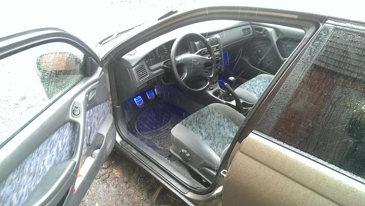 Toyota carina E XLI 1,6 solgt billede 8