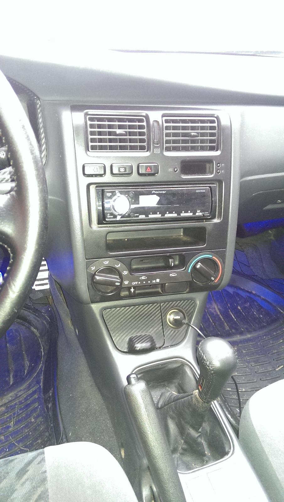 Toyota carina E XLI 1,6 solgt billede 11