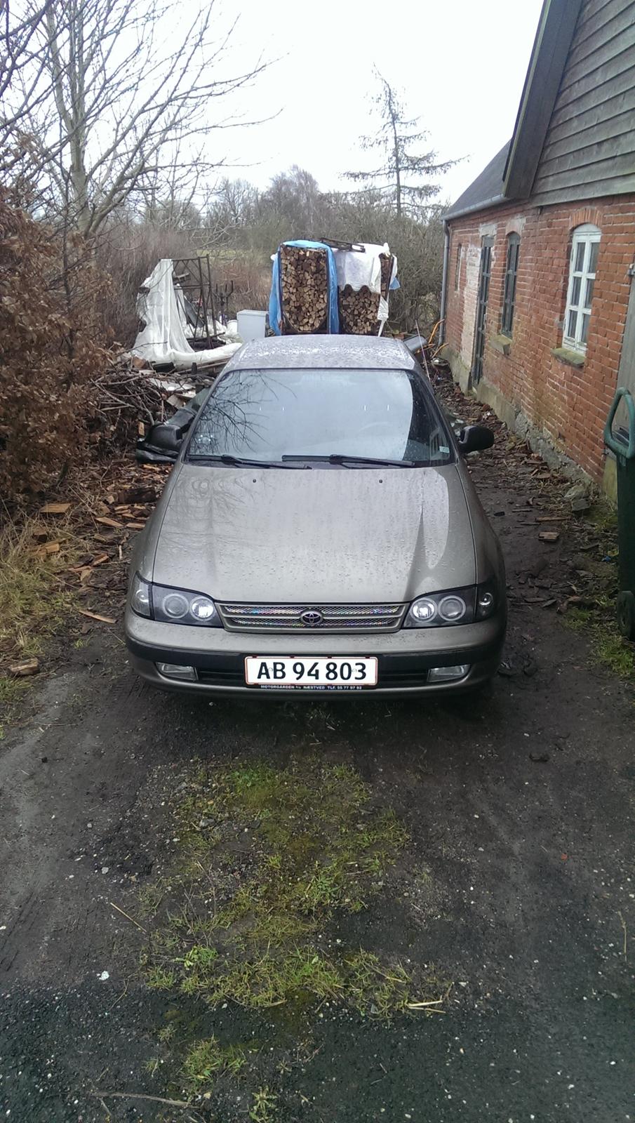 Toyota carina E XLI 1,6 solgt billede 2