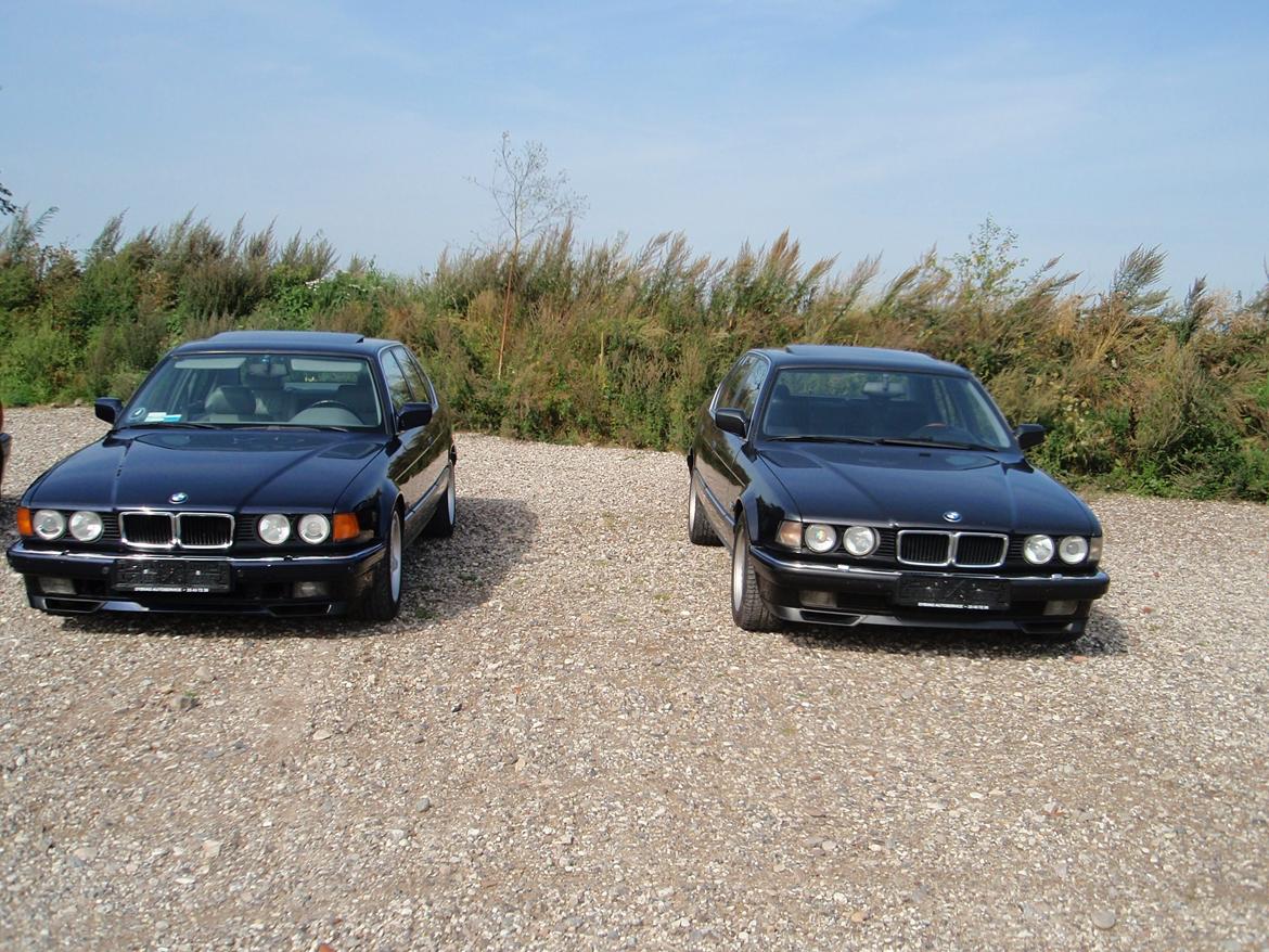 BMW 750i - Her holder den ved siden af min den anden 750er billede 7