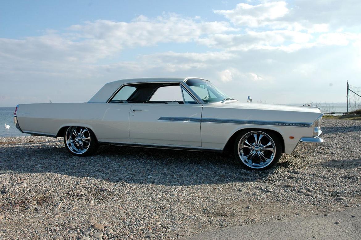 Pontiac Bonneville 2 Door Hard top stolpeløs. billede 3