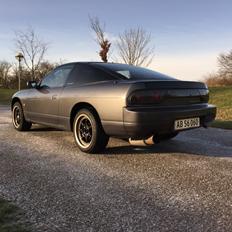 Nissan Skyline s13 (R33)