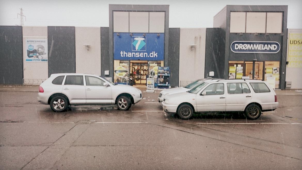 VW Golf Variant - Nu hvor man er blevet Golf-ejer, så skulle en Thansen selvfølgelig besøges som noget af det første. Jeg skulle hente nogle bremselyspærer, som naturligvis var de forkerte i første omgang. billede 11