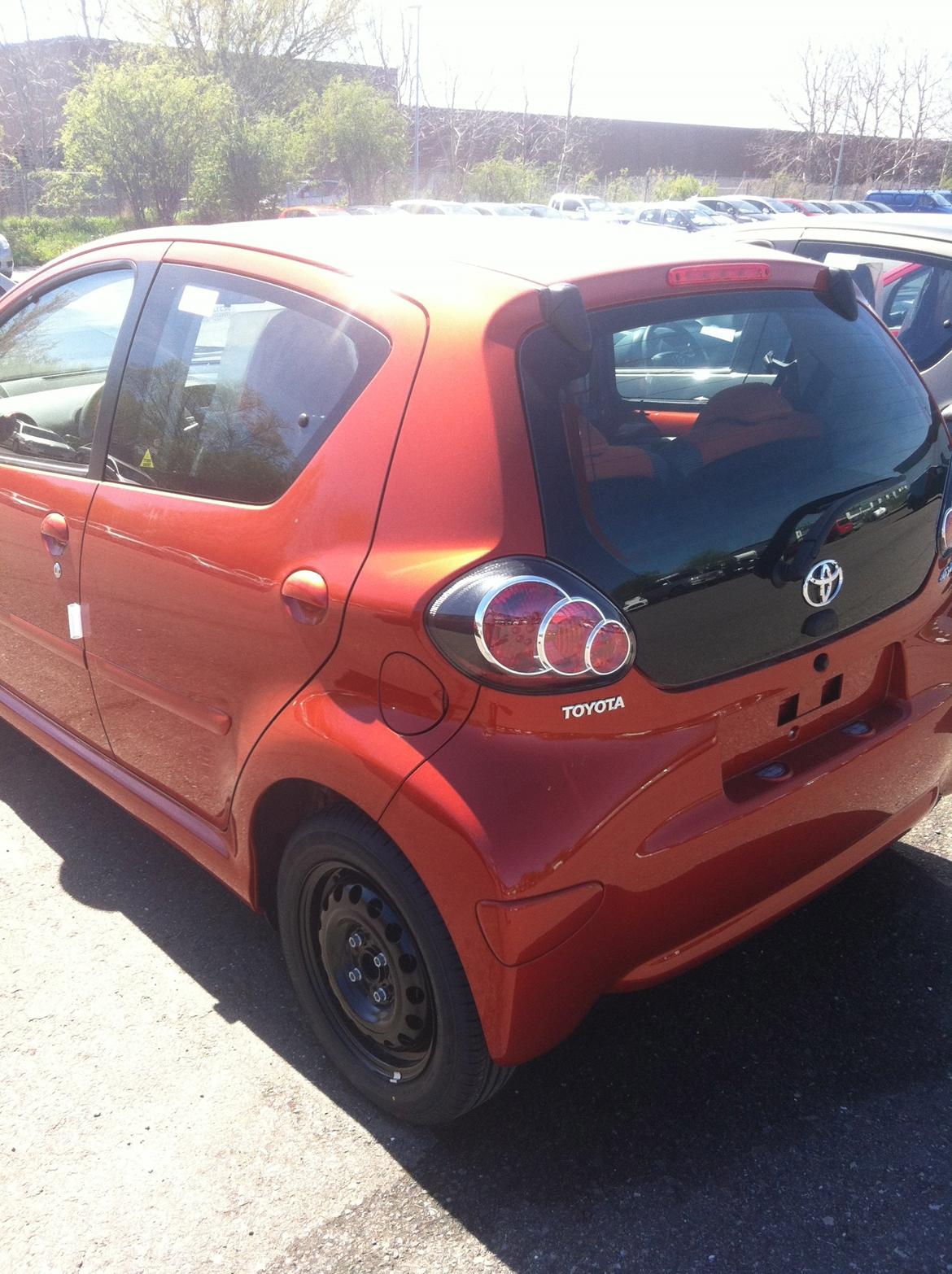 Toyota Aygo Spicy Orange billede 2