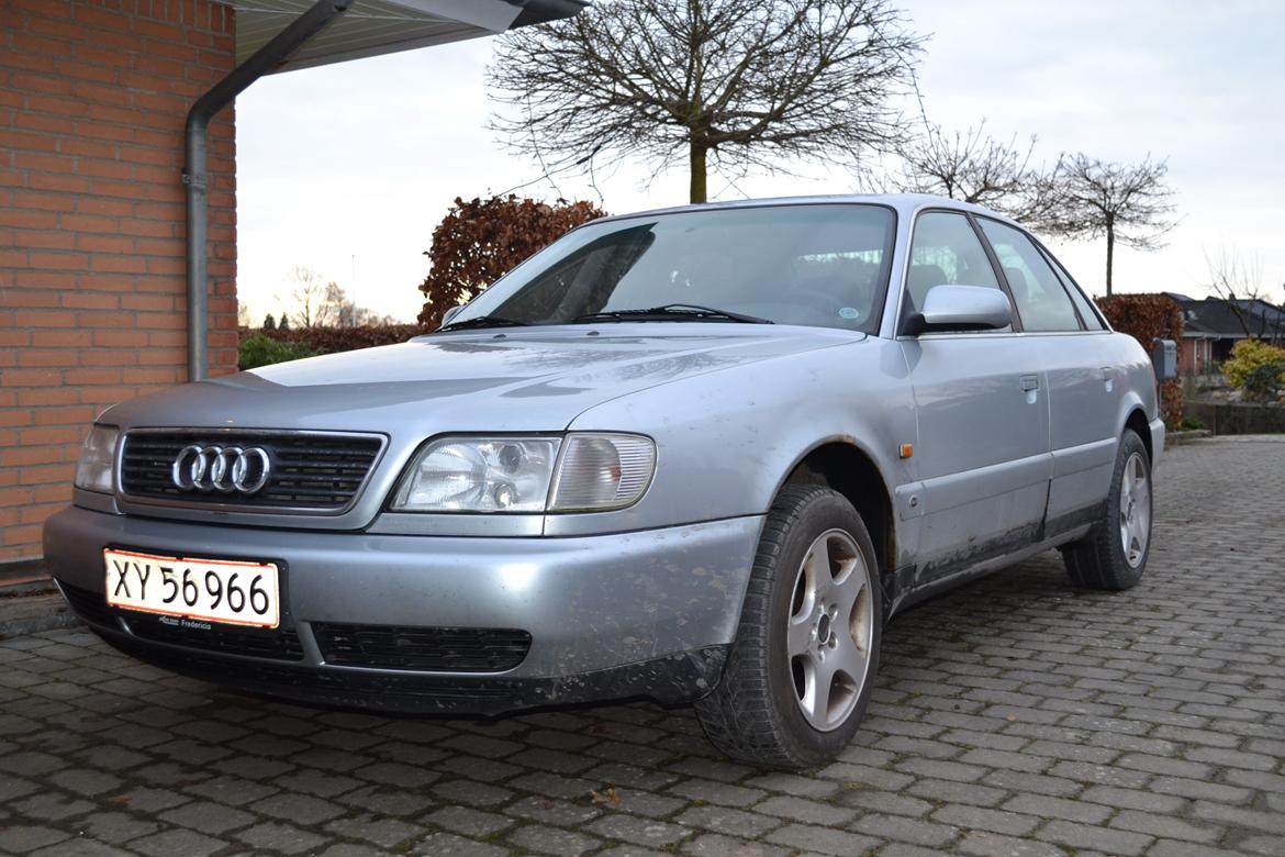 Audi A6 2.6 billede 1