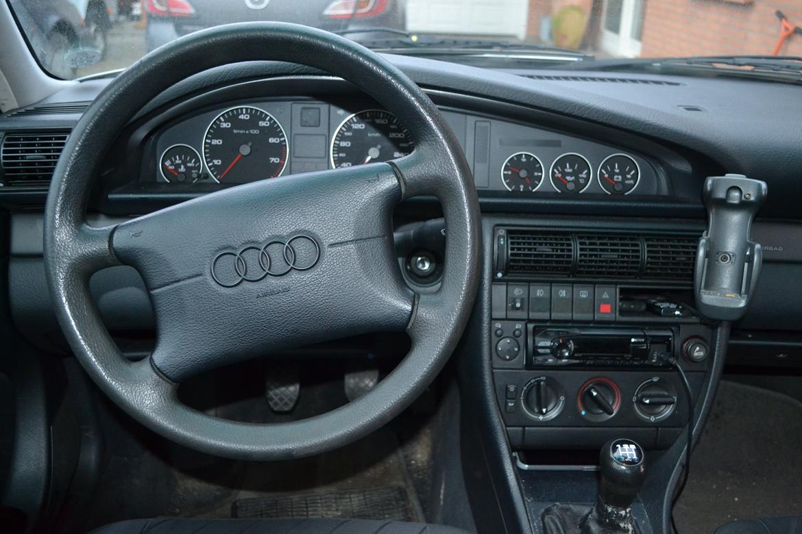 Audi A6 2.6 billede 13