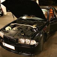 BMW 320i Coupe Solgt