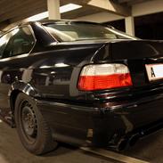 BMW 320i Coupe Solgt