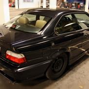 BMW 320i Coupe Solgt