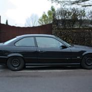 BMW 320i Coupe Solgt