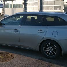 Toyota Auris Touring Sports T2 Premium Comfort Skyview 1G