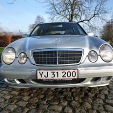 Mercedes Benz E 270 CDI Aut. Elegance stationcar. SOLGT.