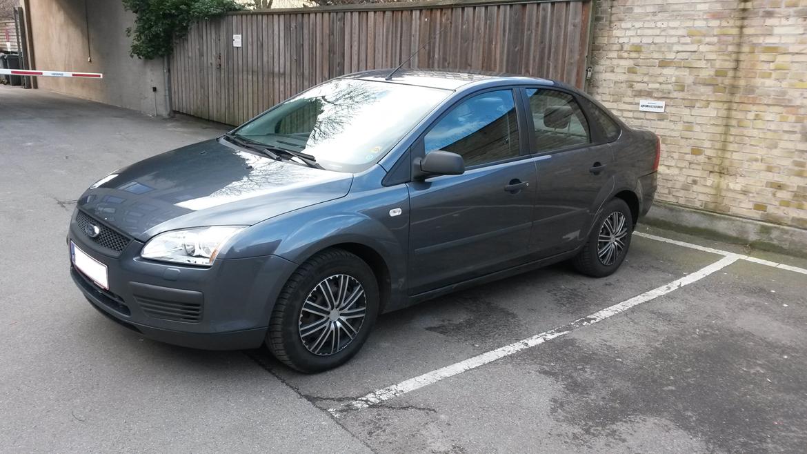 Ford Focus II Sedan billede 3