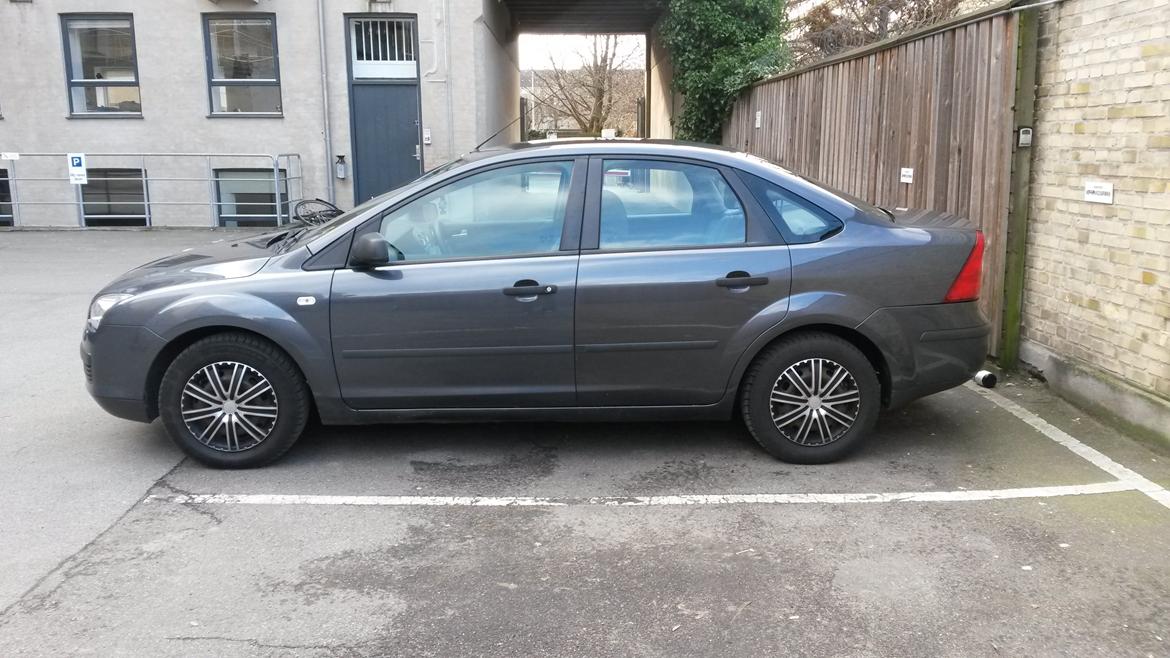 Ford Focus II Sedan billede 4