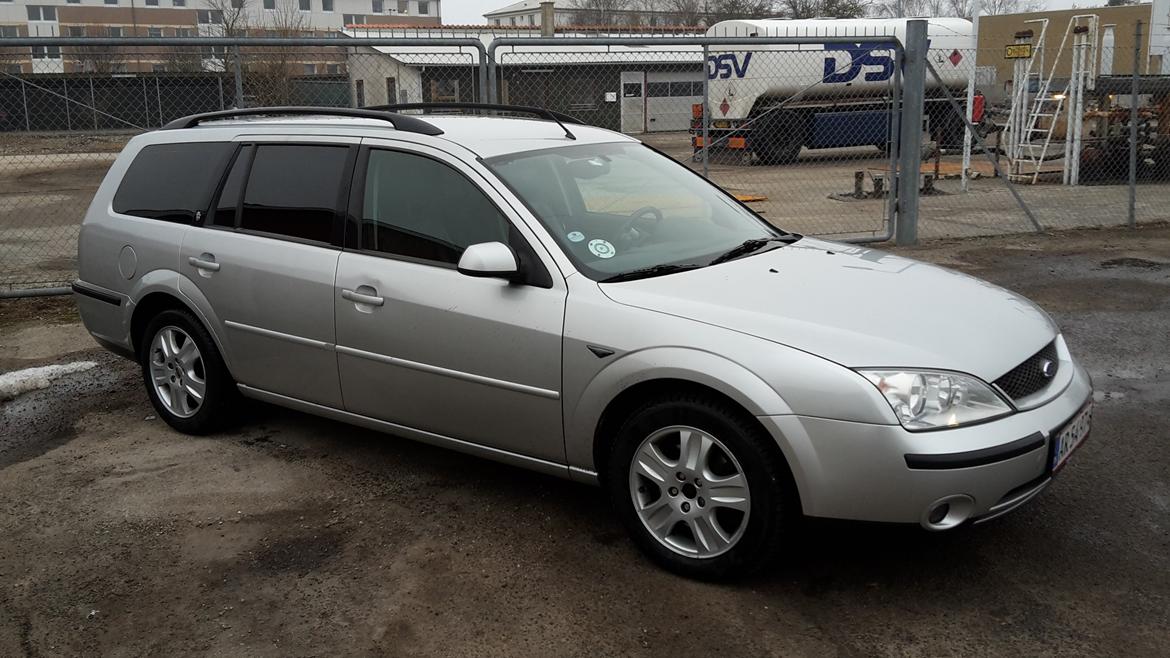 Ford Mondeo 2,6 V6 Ghia st.car billede 2